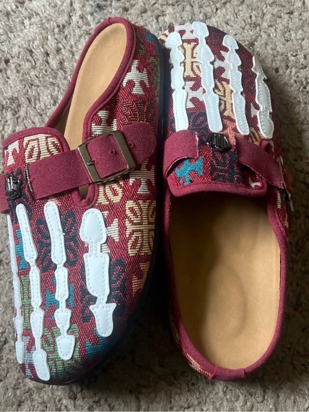Men’s Skelton clogs